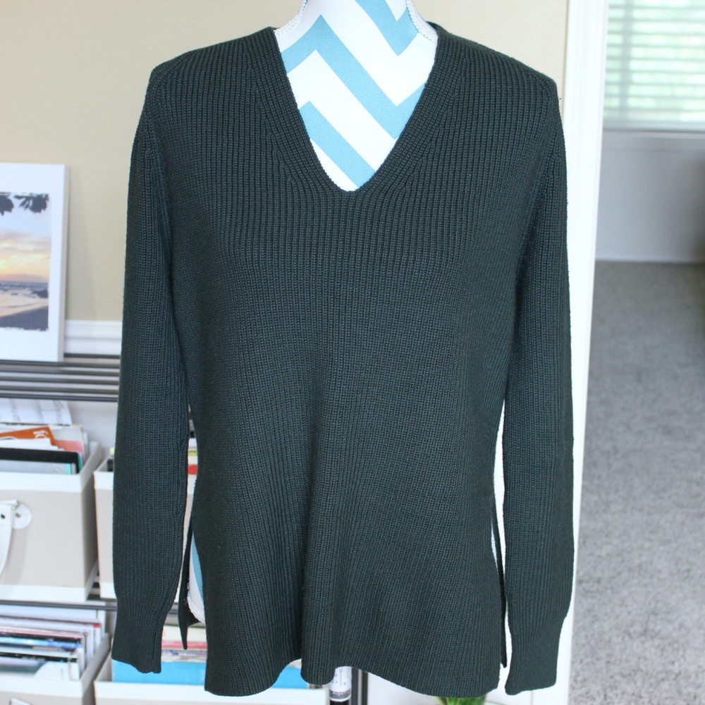 Athleta Switchback Ribbed V-Neck Sweater
